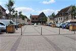 Place du marché et avec rue circulée